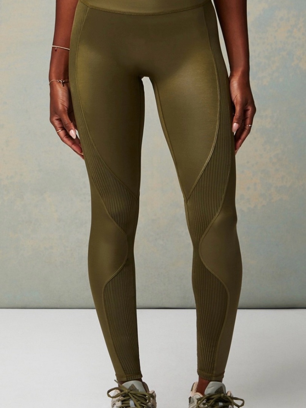 Fabletics Metallic High-Rise Leggings Dark Moss Shine Medium NWOT - Picture 3 of 8